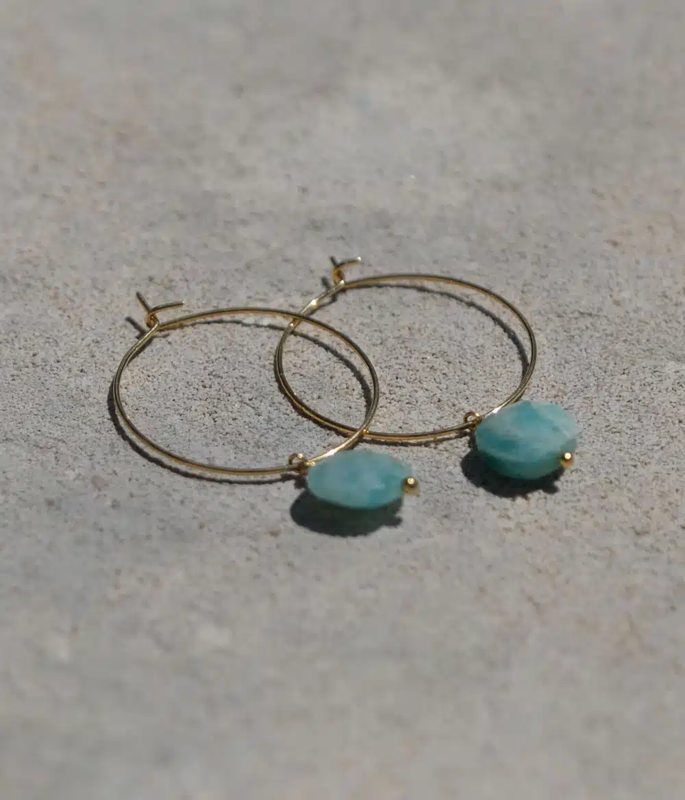 créoles fines à pendants pierre naturelle d'amazonite bijoux waterproof fabriqué en france caprice paris
