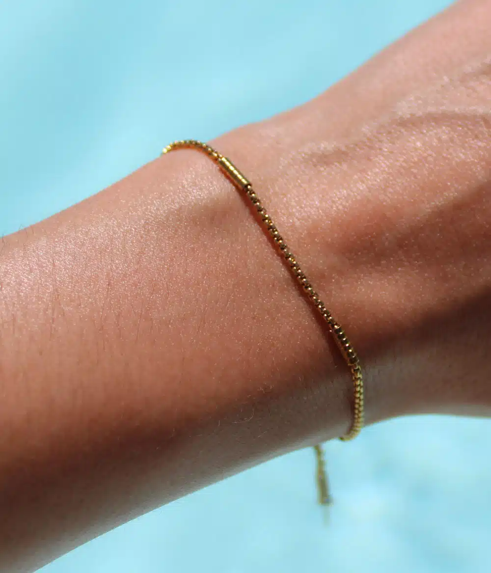 bracelet fin doré à maille vénitienne, bijoux hypoallergéniques et waterproof caprice paris