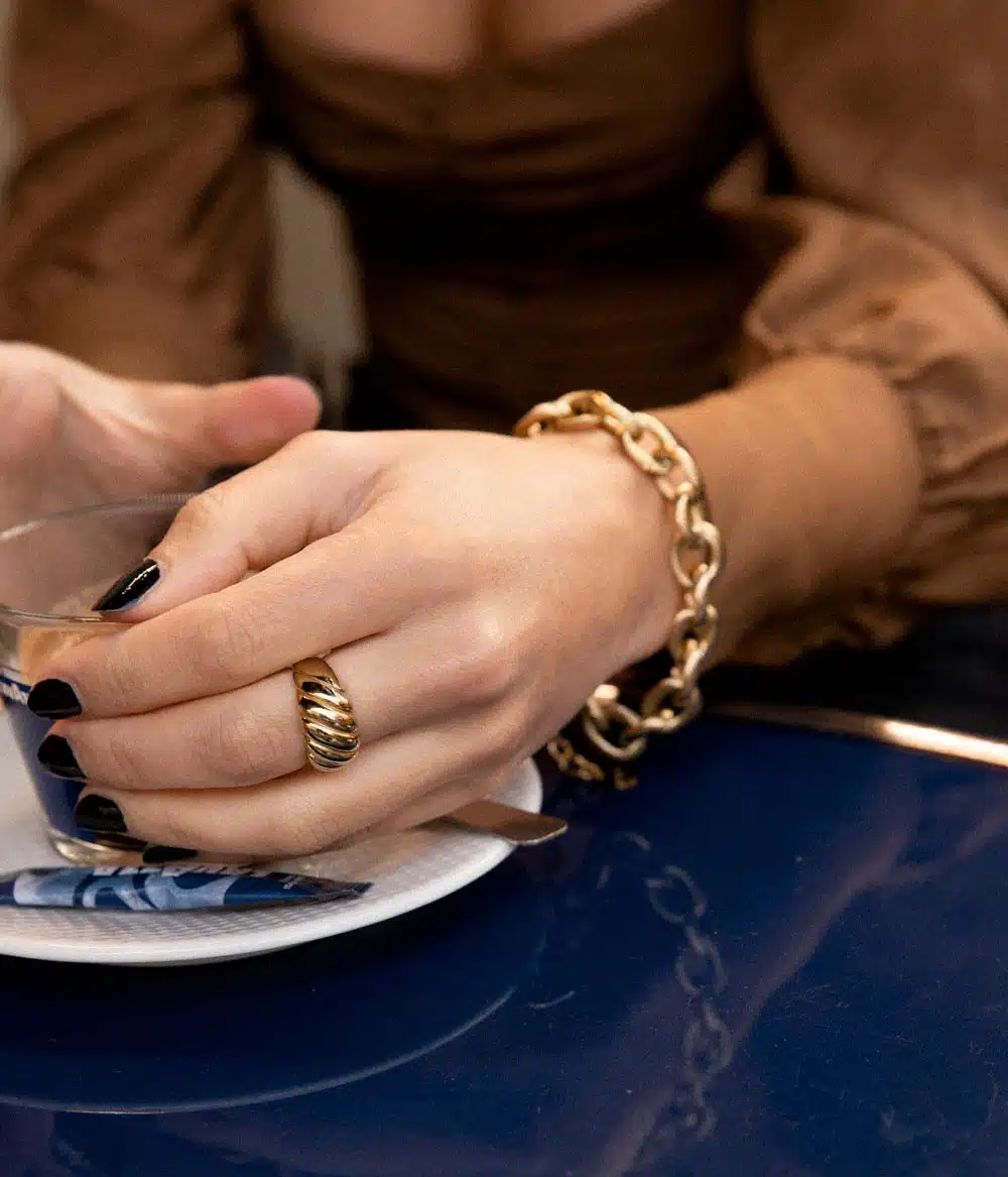 duo bague et bracelet acier inoxydable doré à l'or fin bijoux larges style vintage waterproof hypoallergéniques éco-responsables Caprice Paris