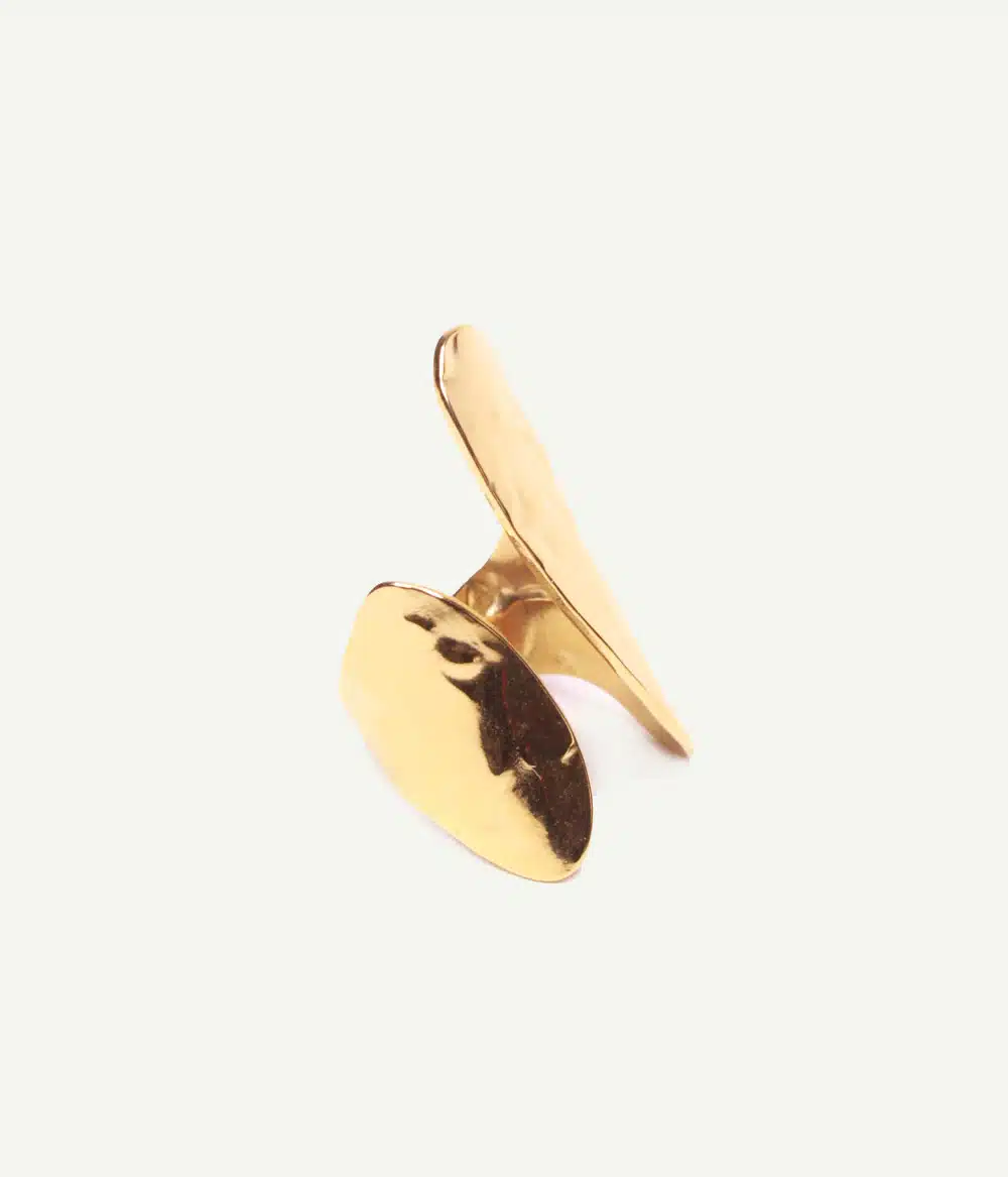 Bague Dalia martelée ajustable – vue de profil | Caprice Paris
