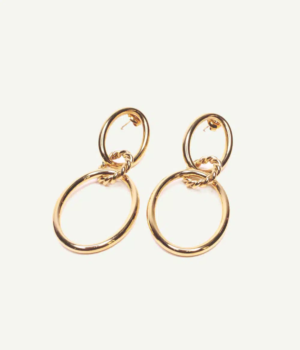 Boucles d’oreilles Alba pendantes dorées – vue de face | Caprice Paris