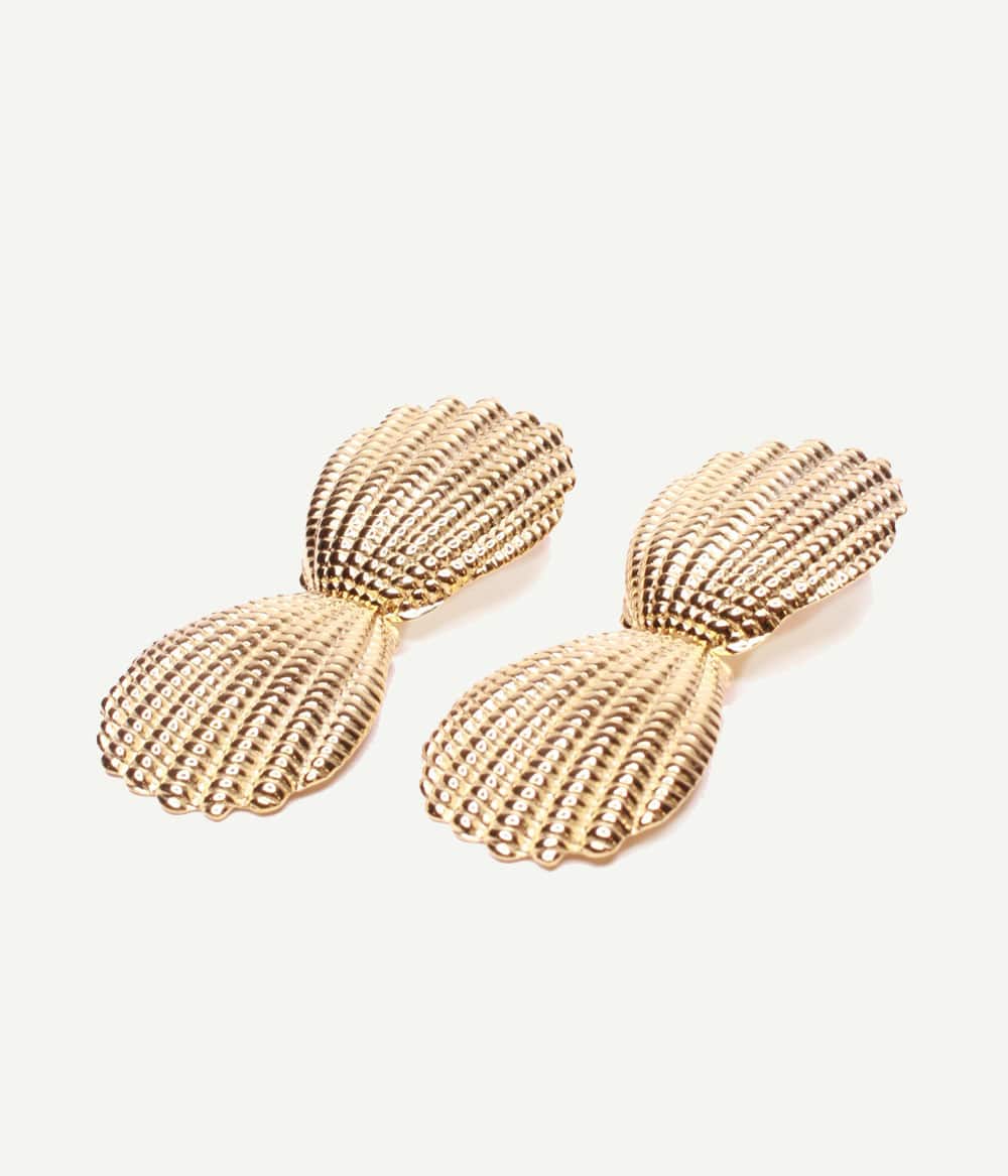 Boucles d’oreilles Dalia coquillages dorés articulés – vue trois-quarts | Caprice Paris