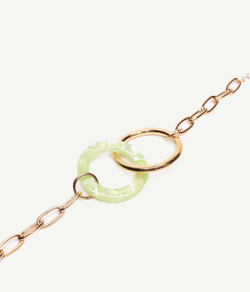 Bracelet Solea – détail des anneaux entrelacés doré et vert nacré