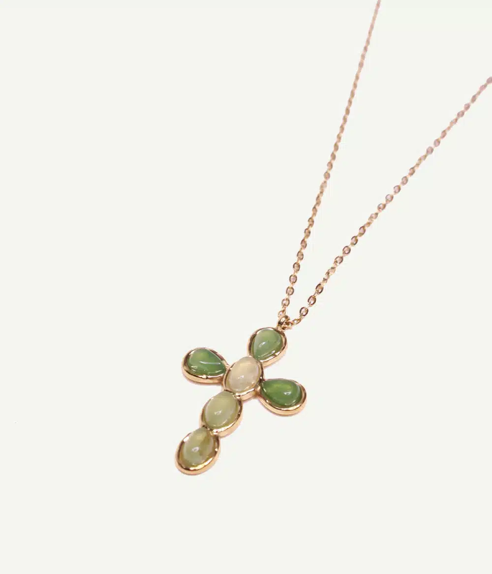 Caprice Paris Bijoux créateur Collier Allegra Vert Collier Allegra Vert – détail croix en agate verte et finition dorée